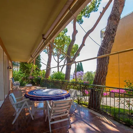Elegante Di 200 Mq Con Vista A Σαν Ρέμο