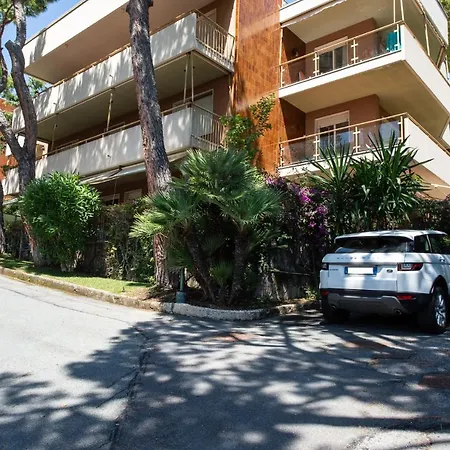 Elegante Di 200 Mq Con Vista A Holiday home Sanremo