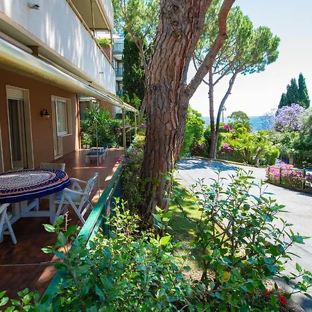 Elegante Di 200 Mq Con Vista A Sanremo